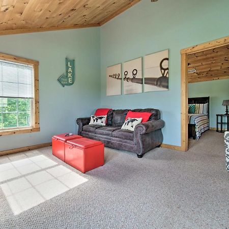 Sevierville Lake House With Deck And Foosball Table! エクステリア 写真