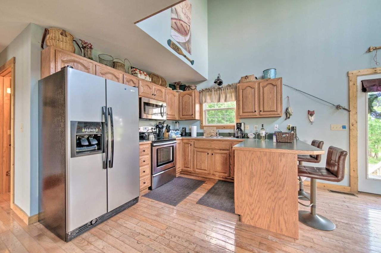 Sevierville Lake House With Deck And Foosball Table! エクステリア 写真
